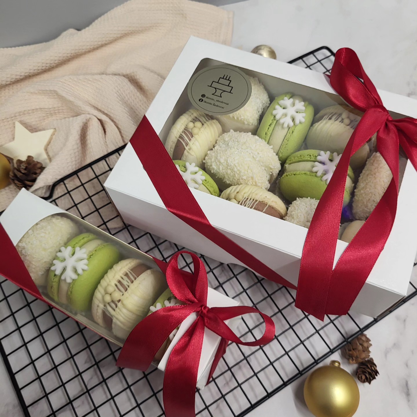 Macarons dėžutė su pavasariniu dekoru